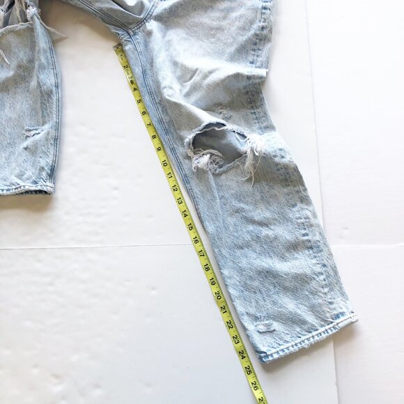 AMERICAN EAGLE 90s Boyfriend Ripped Knee Acid Wash Jeans Womens 4 Short - Picture 9 of 10